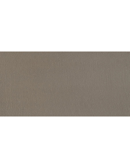Vzorek mikrocementové betonové stěrky v odstínu Sand Stone (tlumená pískově šedá)